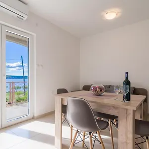 apartmani-dupor.hotelinzadar.com/